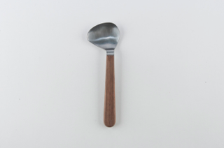 Illustration for article titled This Bizarre Cutlery Was Designed to Make First Dates Less Awkward